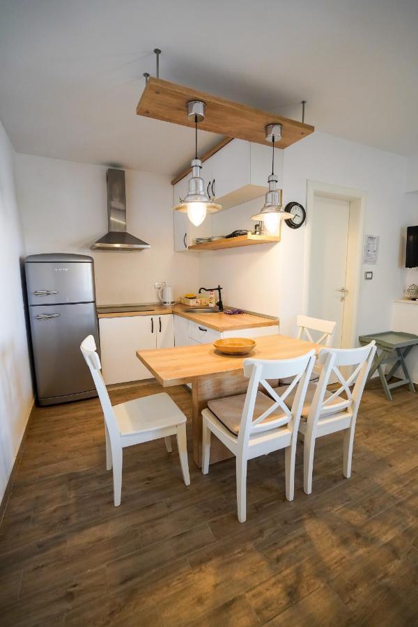 Apartments Ziggy Star Slatine Buitenkant foto