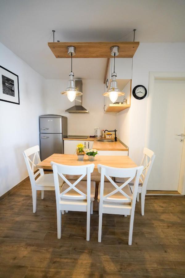 Apartments Ziggy Star Slatine Buitenkant foto