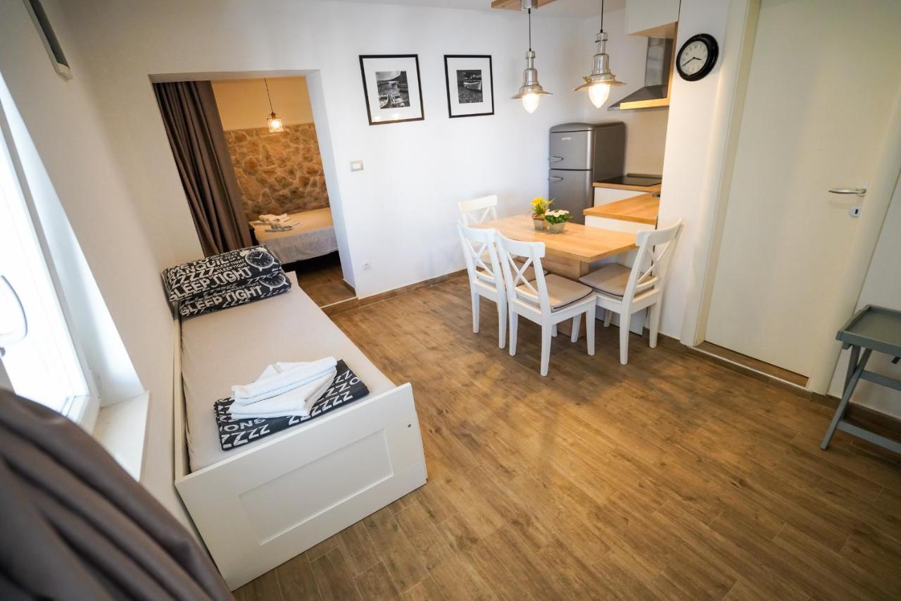 Apartments Ziggy Star Slatine Buitenkant foto